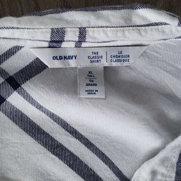 Old Navy plaid Button up - Picture 3 of 3